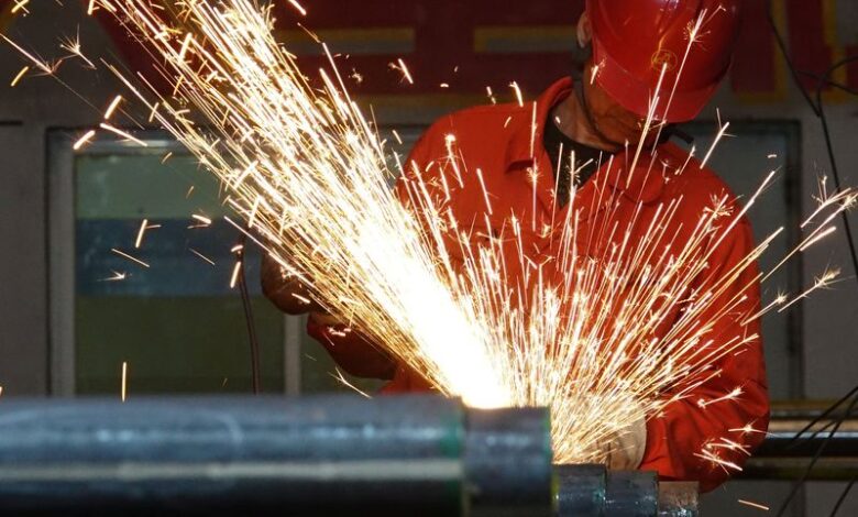 China's industrial profits extend decline in July